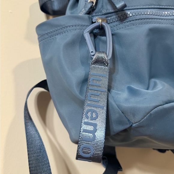 Lululemon New Crew Backpack 22l - Picture 4 of 10